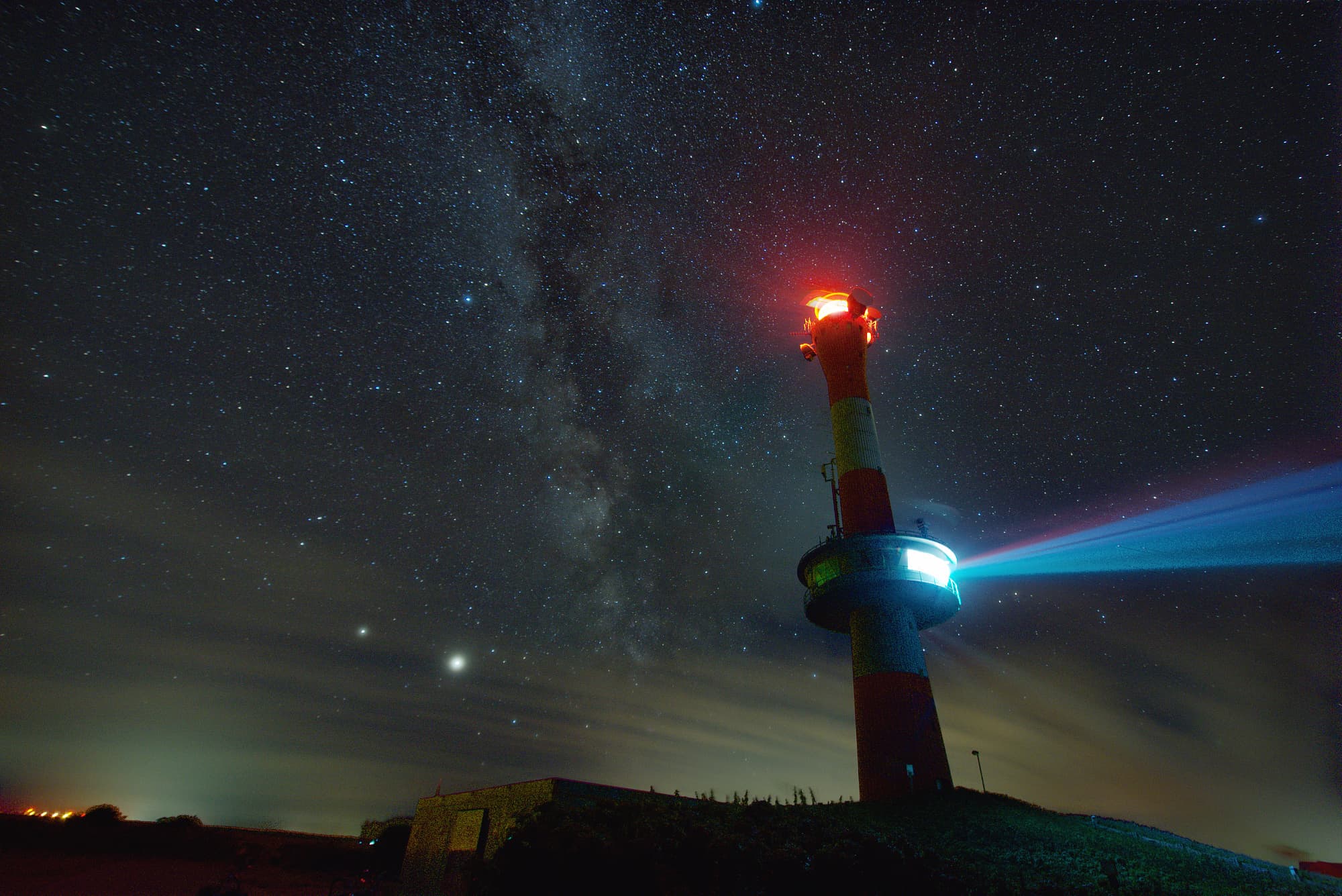 Milchstrasse Und Neuer Leuchtturm Auf Wangerooge Spektrum Der Wissenschaft