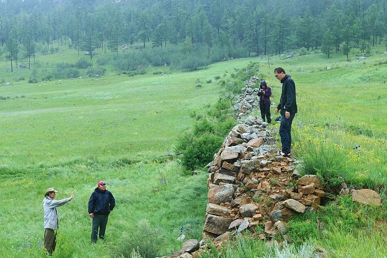 Archaologie Dschingis Khan Mauer Ohne Dschingis Khan Spektrum Der Wissenschaft