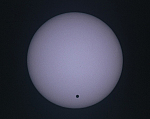 Der Planet Venus vor der Sonne, während des Venustransits am 08. Juni 2004